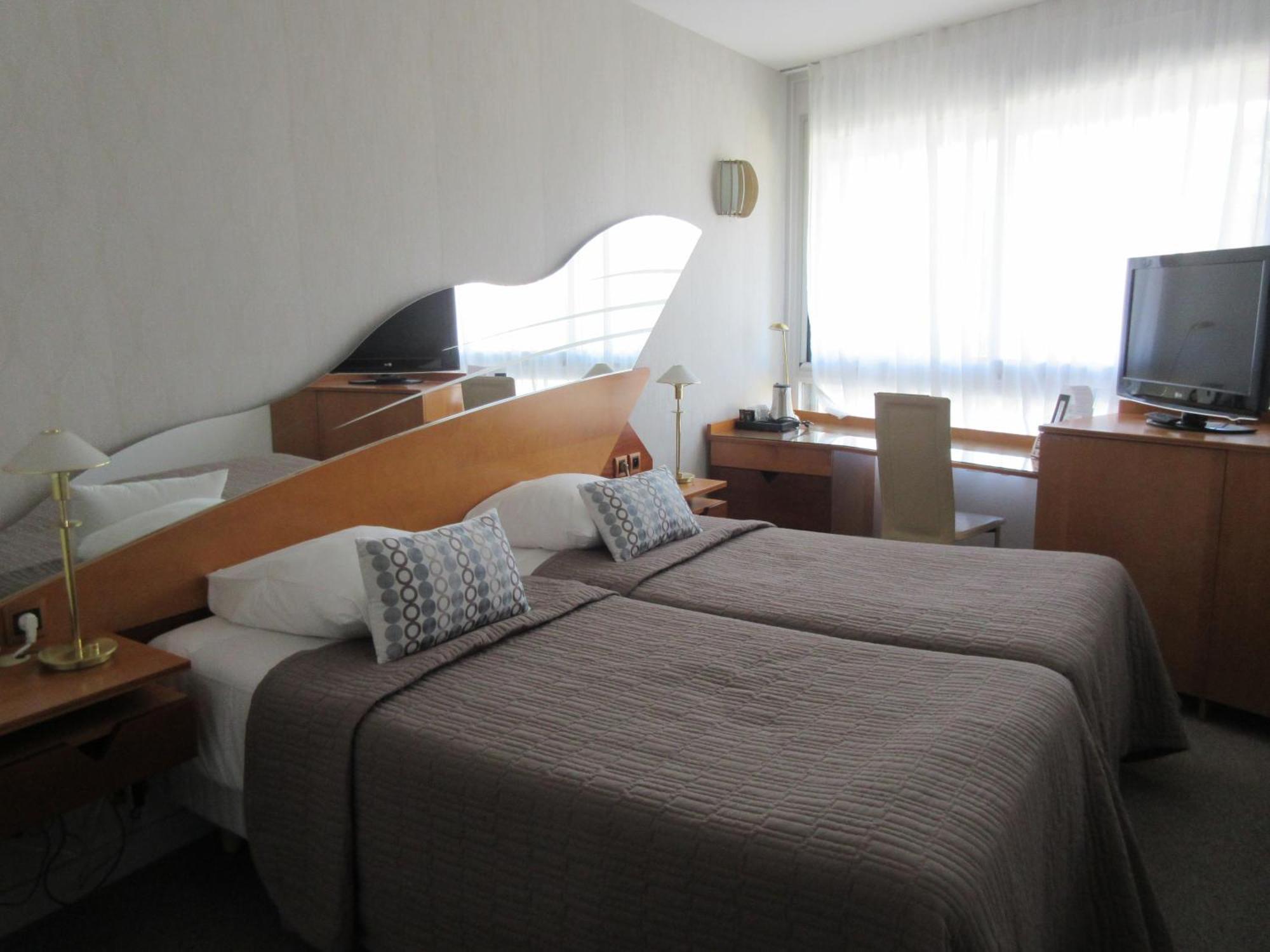 Le Crystal Dinard Plage Εξωτερικό φωτογραφία