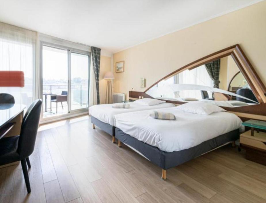 Le Crystal Dinard Plage Εξωτερικό φωτογραφία