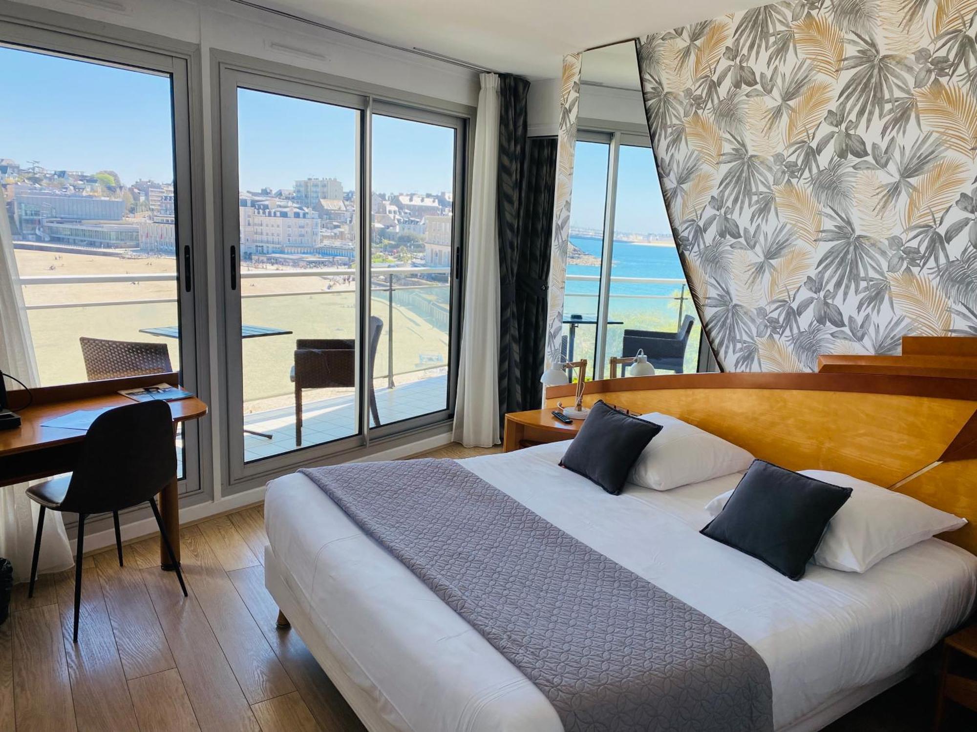 Le Crystal Dinard Plage Εξωτερικό φωτογραφία