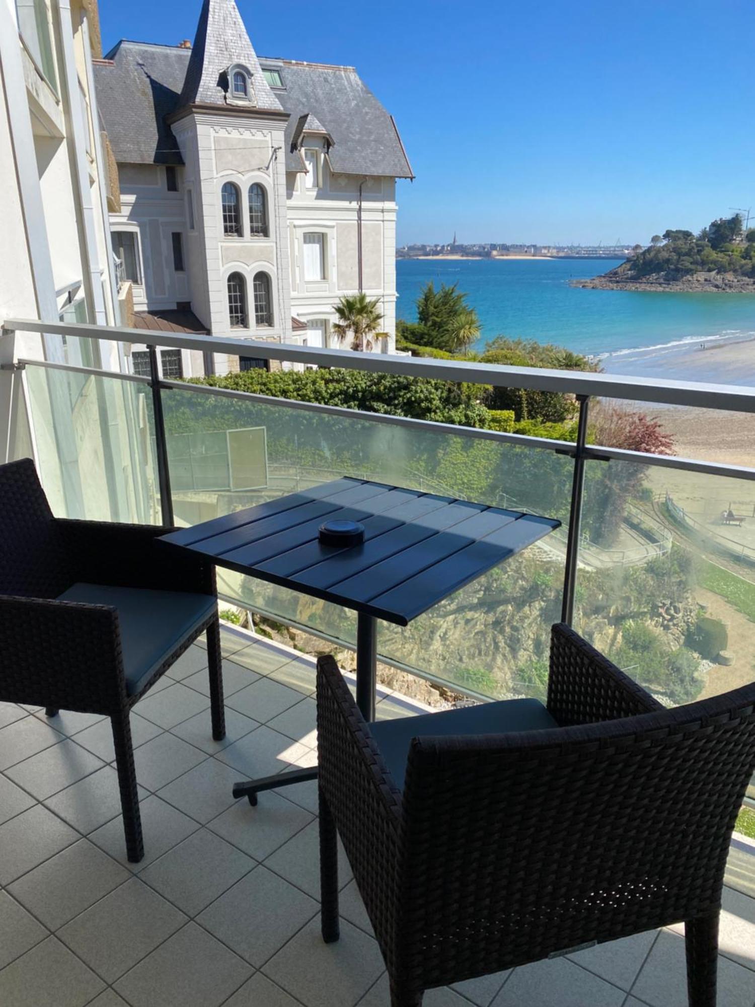 Le Crystal Dinard Plage Εξωτερικό φωτογραφία