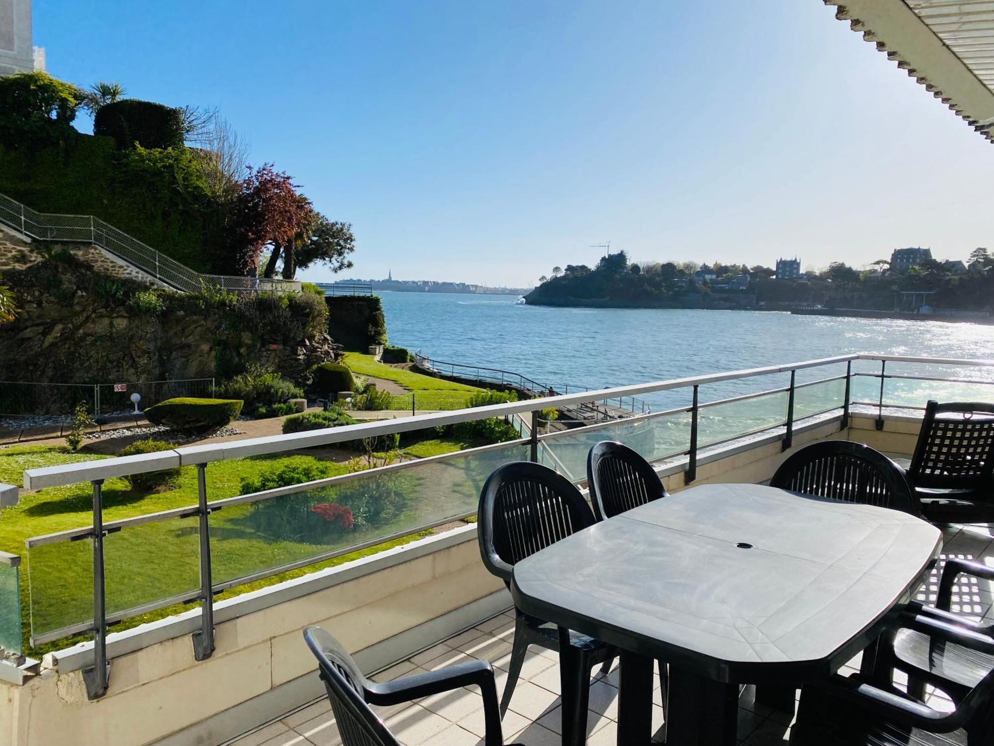 Le Crystal Dinard Plage Εξωτερικό φωτογραφία